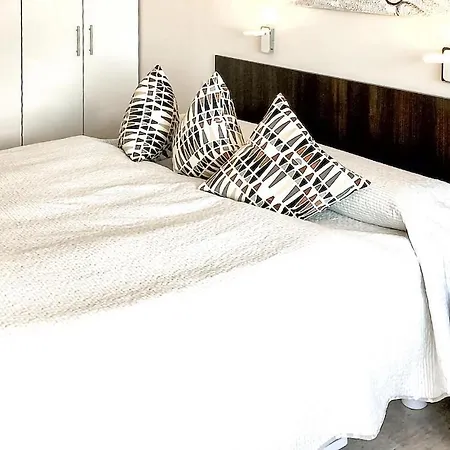 Stunning In Puerto De La Cruz With 1 Bedrooms, Wifi And Indoor Swimming Pool 아파트